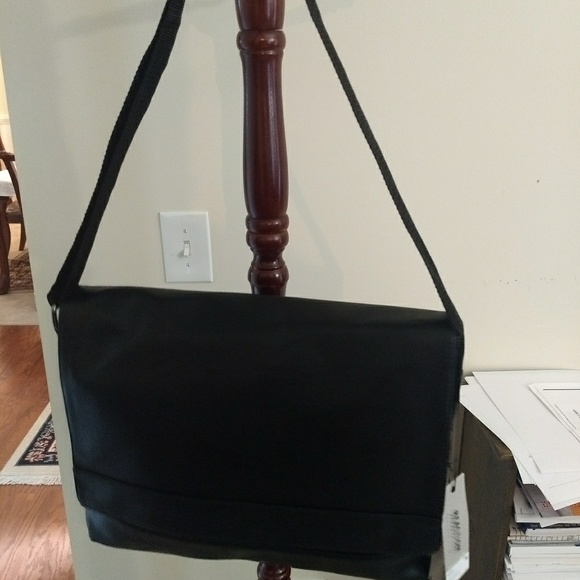 Kenneth cole the grand tour bag Clearance